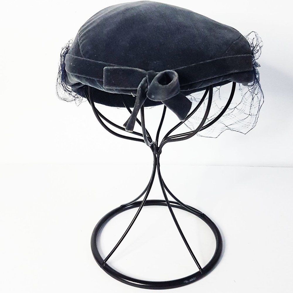 1950s Vintage Luxury Paris Blue Velvet Hat, Georgette de Treze Paris Velvet Hat